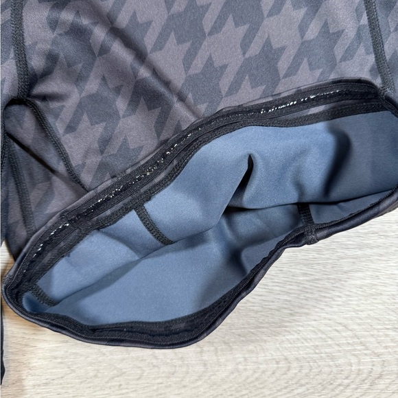 Constantly varied gear Houndstooth shorts 7" seam womens gym shorts x-large - Picture 4 of 4